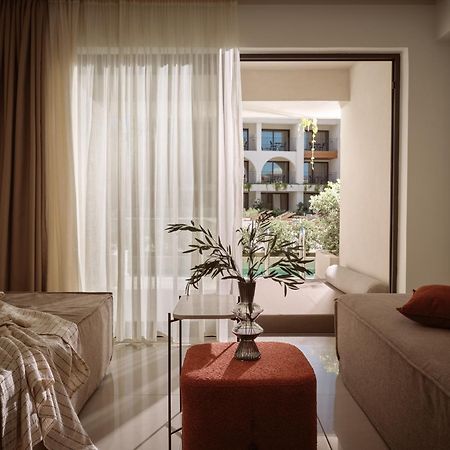 Planos Hotel Bagian luar foto
