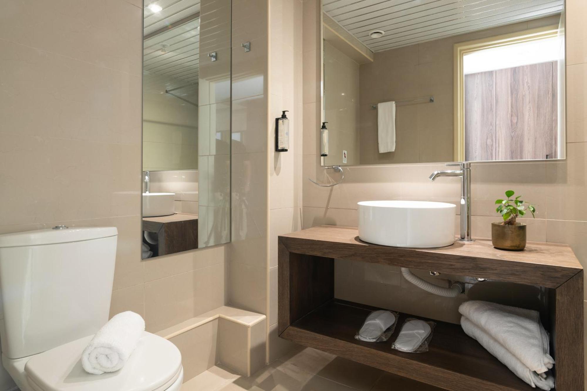 Planos Hotel Ruang foto