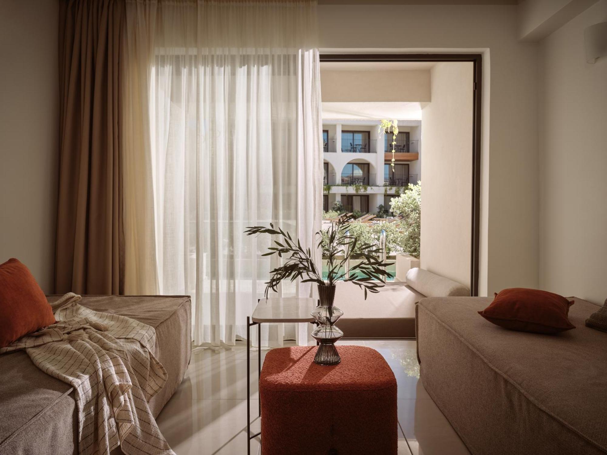 Planos Hotel Bagian luar foto