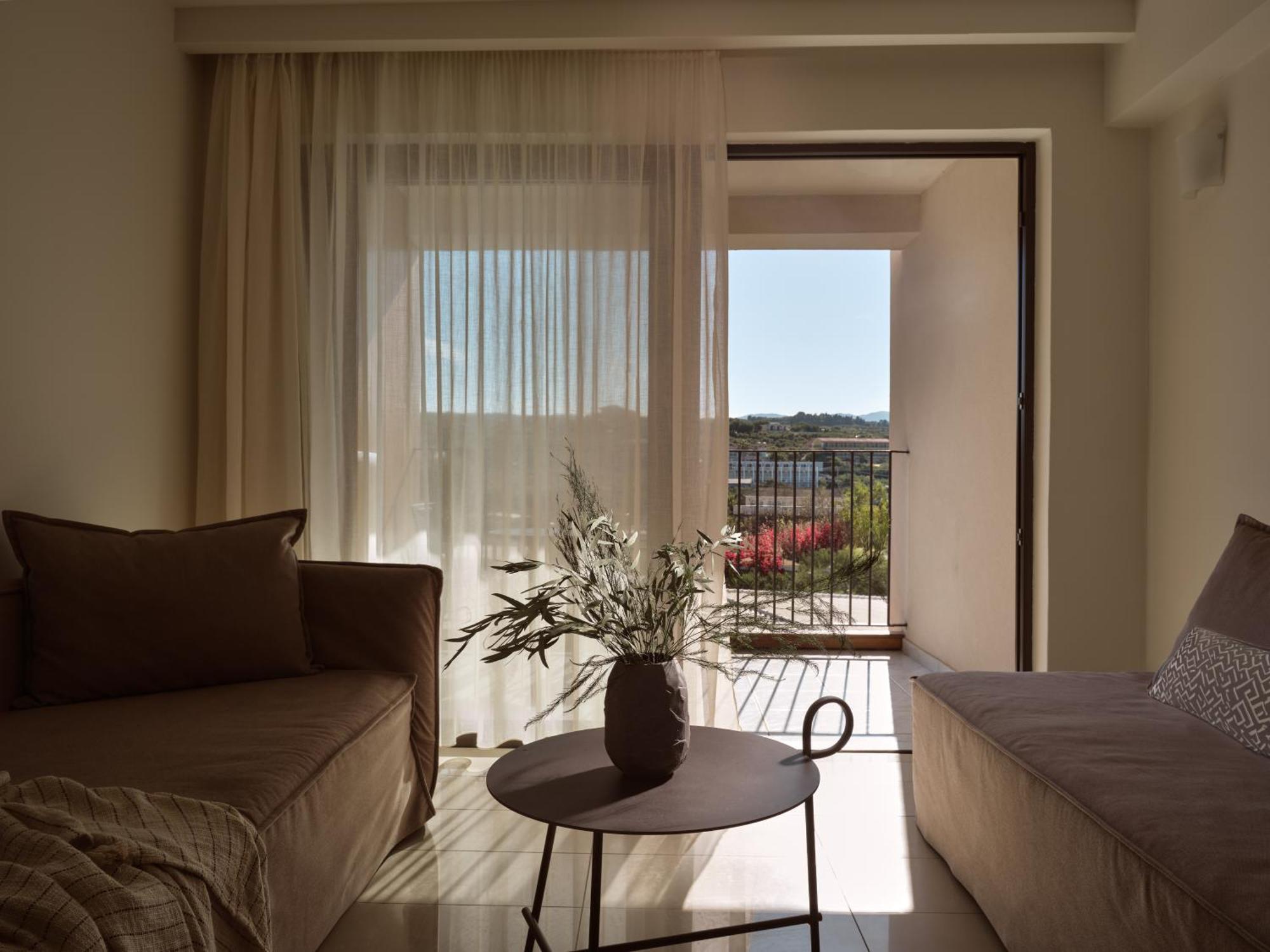 Planos Hotel Bagian luar foto