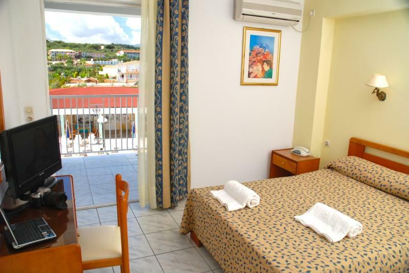 Planos Hotel Bagian luar foto