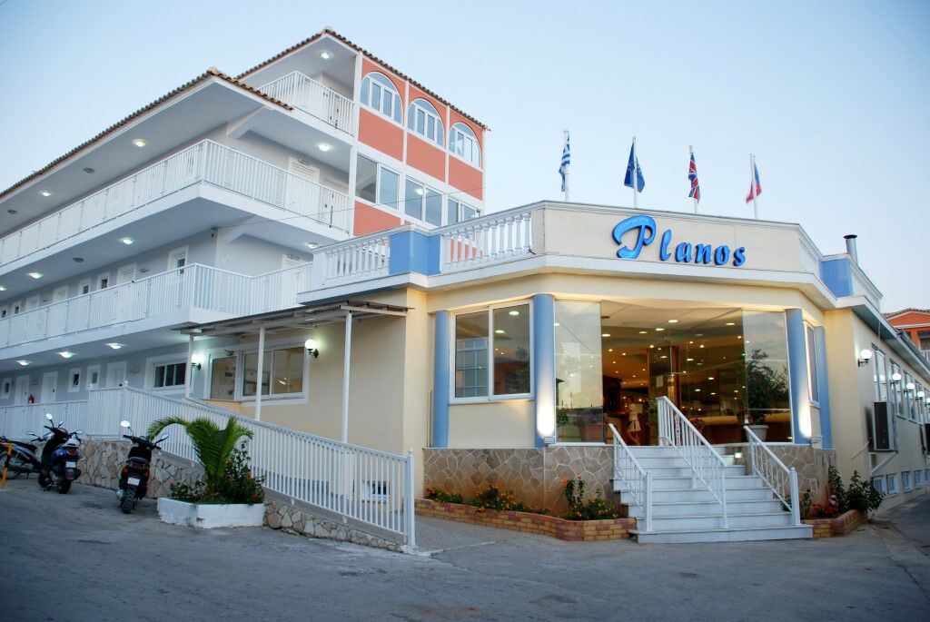 Planos Hotel Bagian luar foto