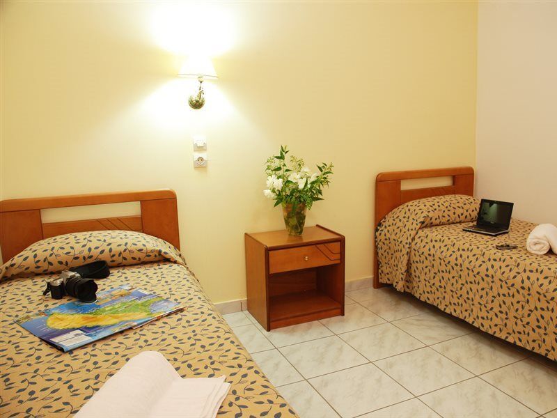 Planos Hotel Bagian luar foto