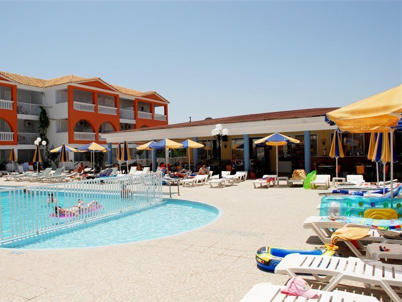 Planos Hotel Bagian luar foto